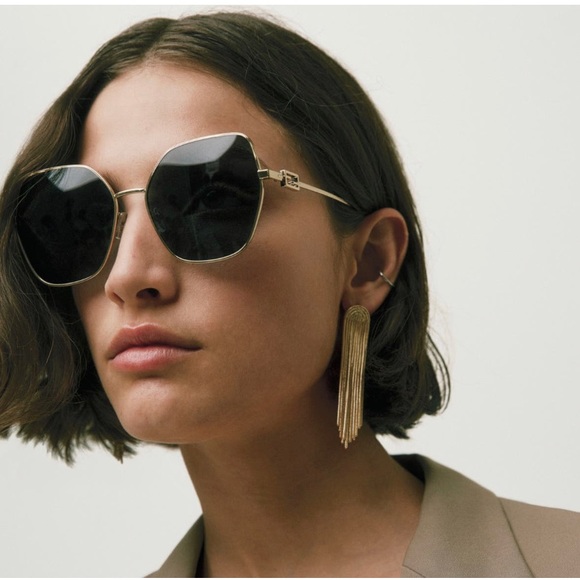 ✨Host Pick✨Fendi Baguette 59mm Butterfly Sunglasses - Picture 2 of 11